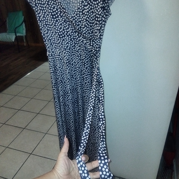 Blue and white polkadot dress 👗 - Picture 2 of 3